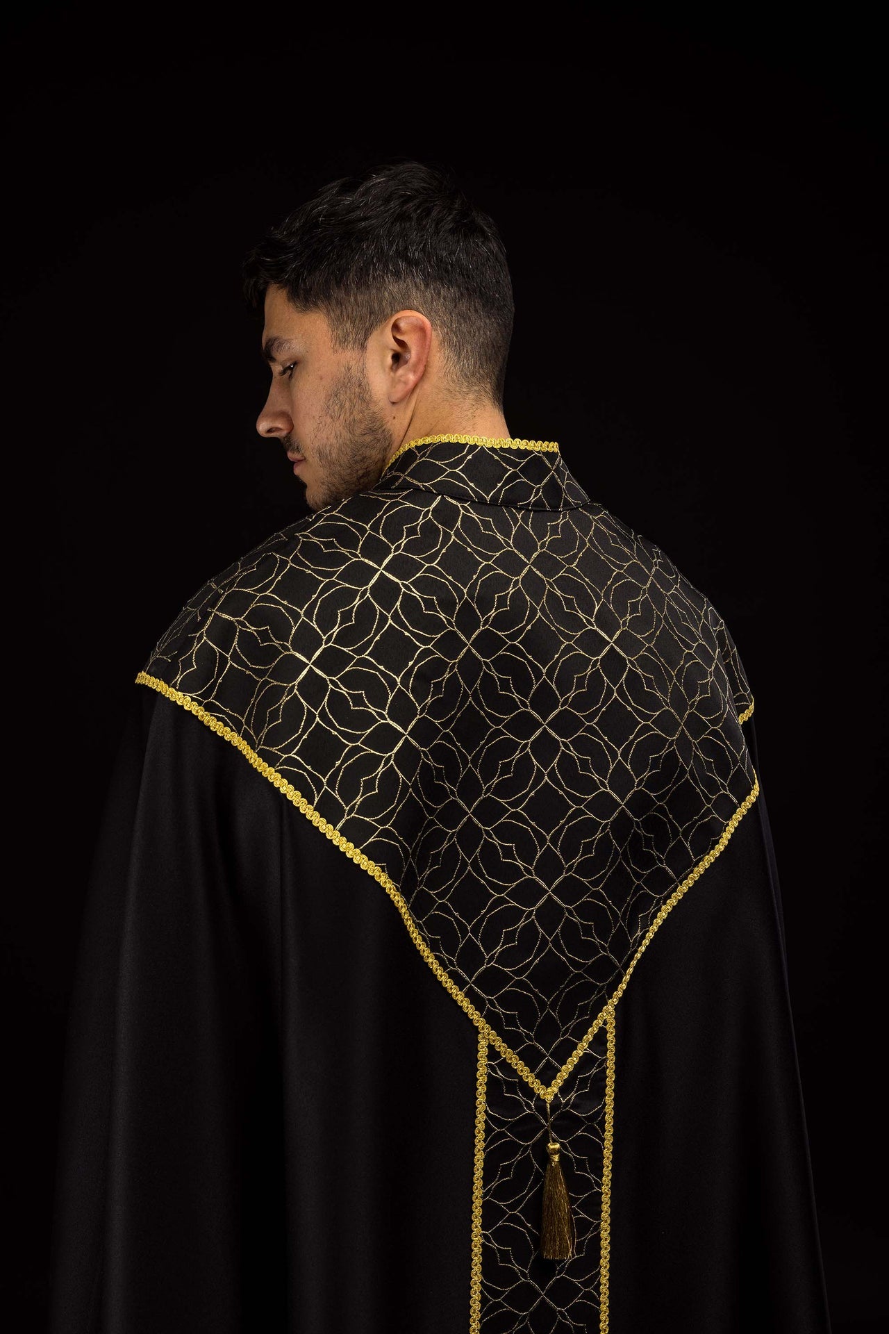 Kapa haftowana ozdobiona tkanina żakardowa czarna - ORNATY.PL