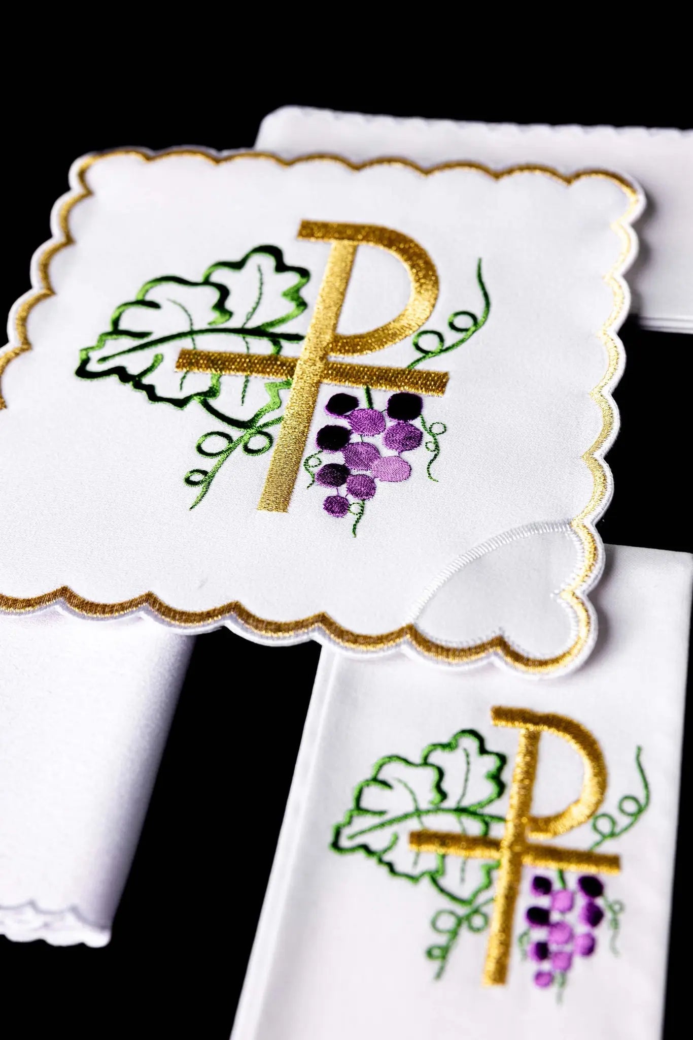 Linge de calice avec broderie PAX et raisins