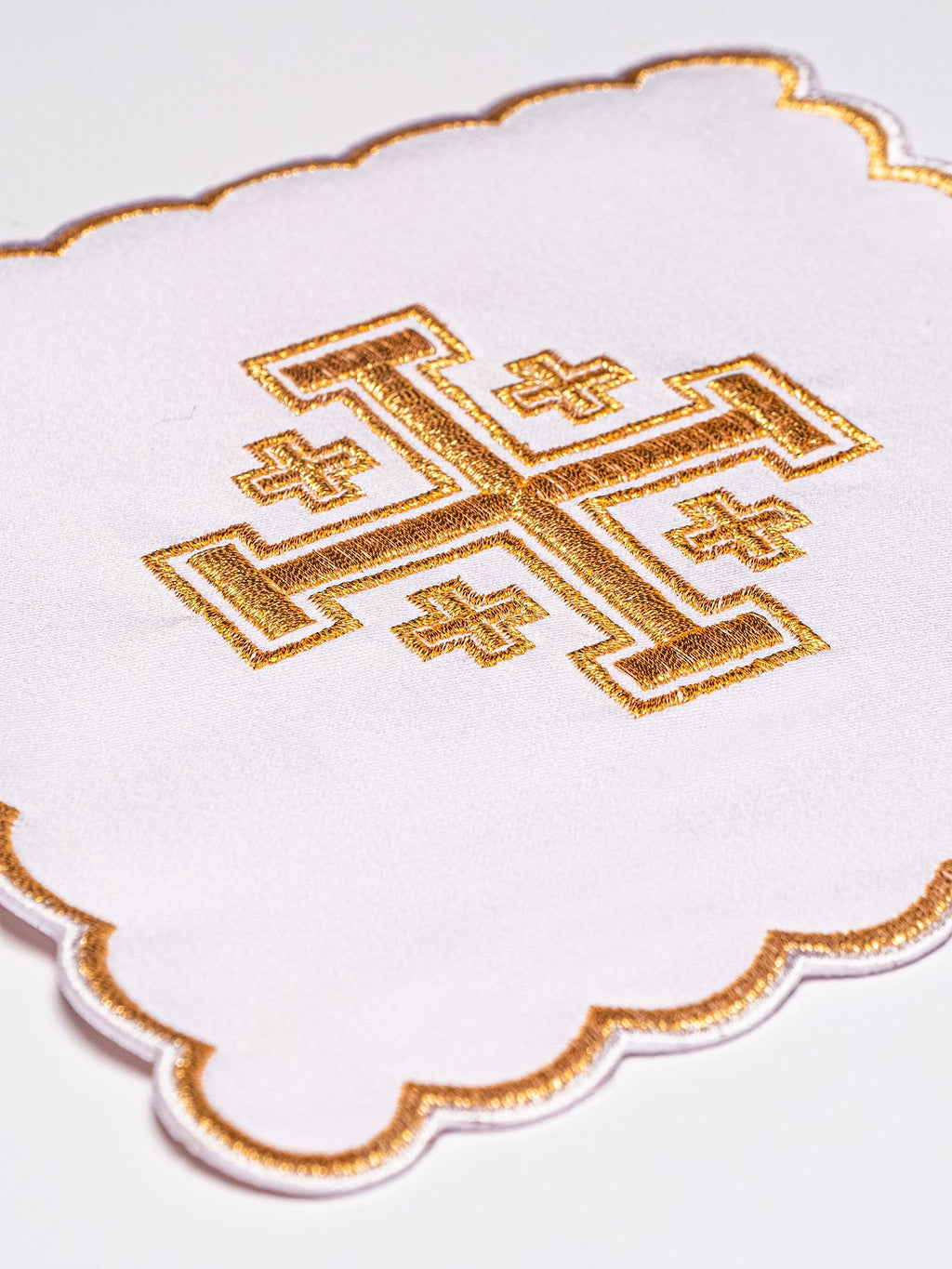Ensemble de voiles de calice avec croix de Jérusalem brodée en quatre couleurs liturgiques