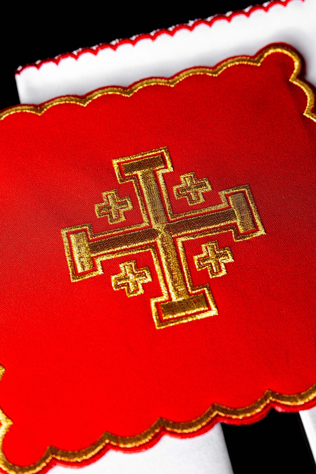 Ensemble de calice brodé Croix de Jérusalem rouge
