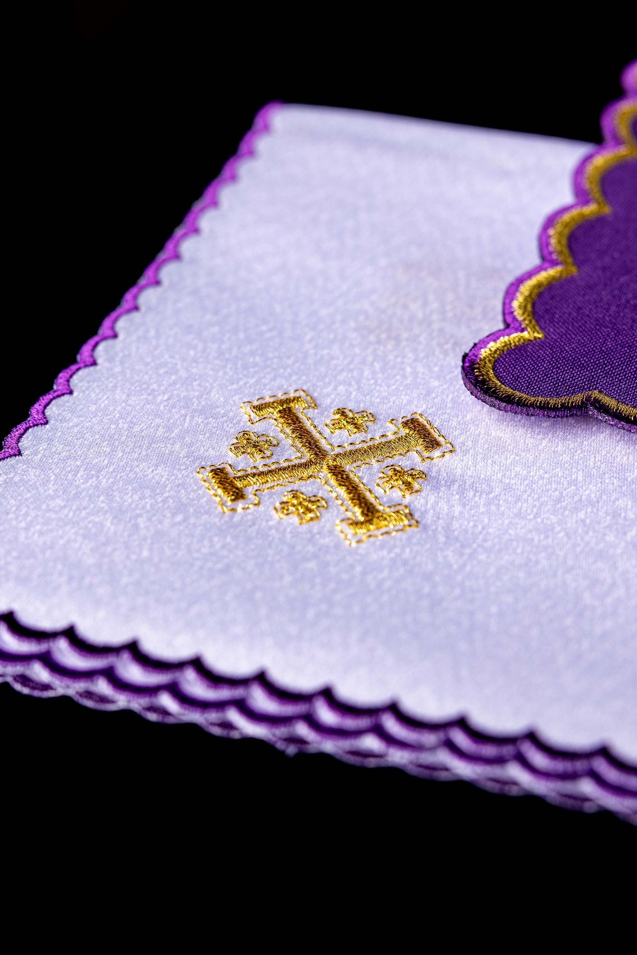 Ensemble de calice brodé Croix de Jérusalem violet