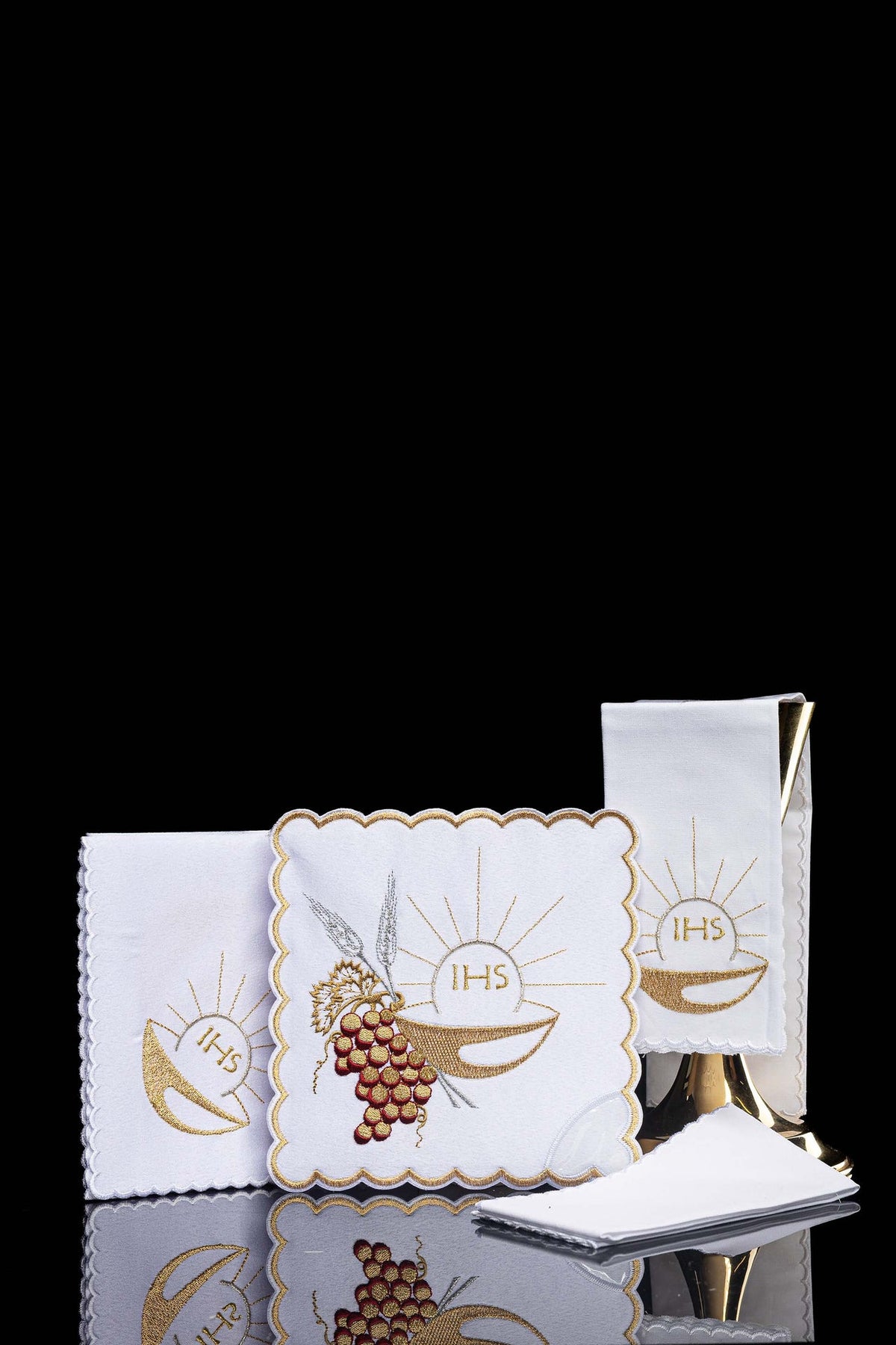 Linge de calice avec broderie du calice eucharistique