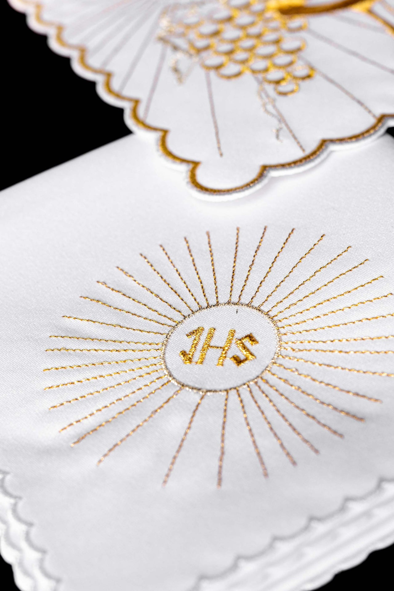 Bielizna kielichowa z złotym haftem kielicha i krzyżem - ORNATY.PL