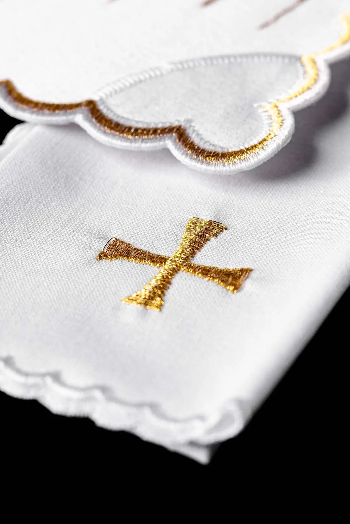 Linge de calice avec broderie dorée pour Noël