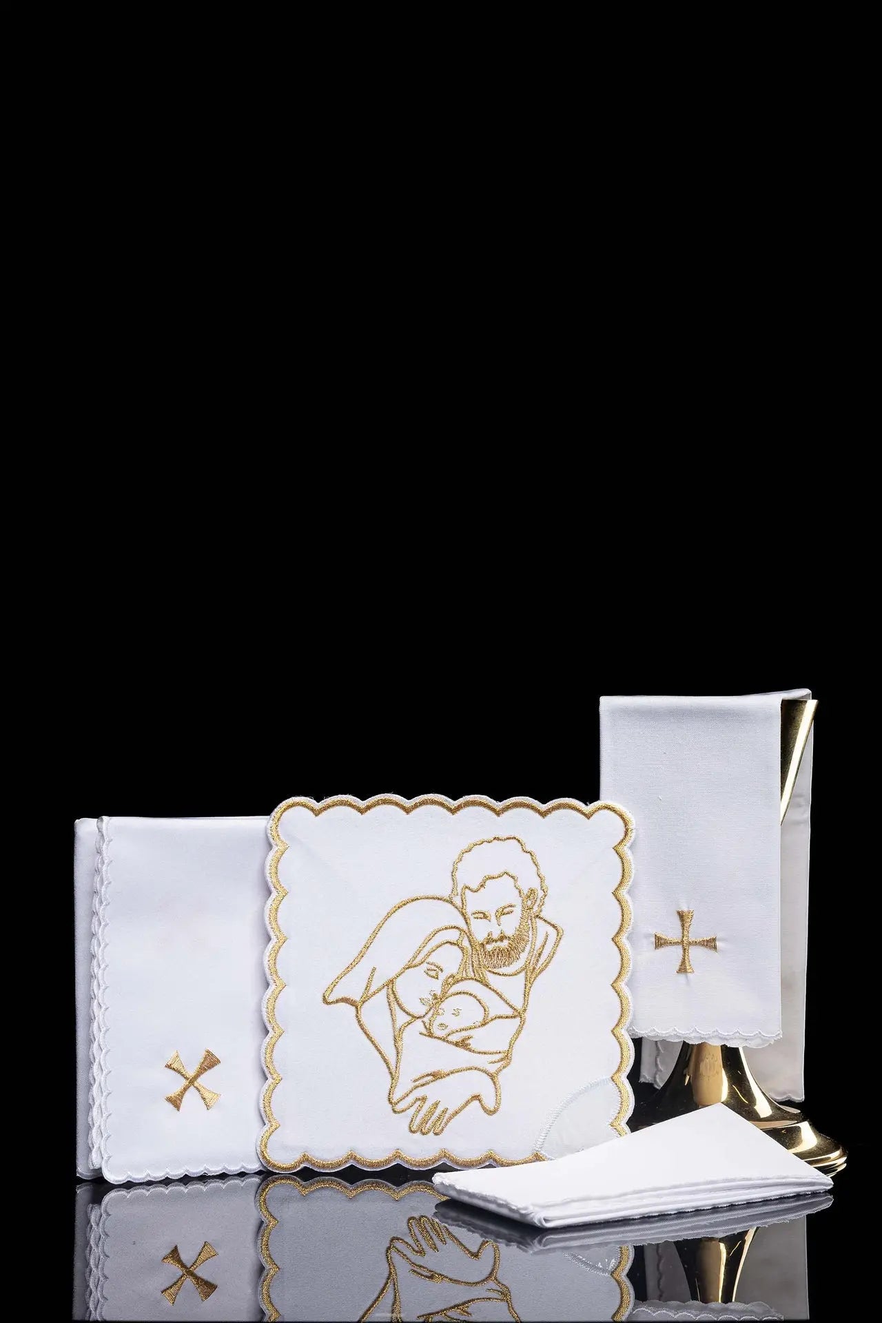 Linge de calice avec broderie de la Sainte Famille
