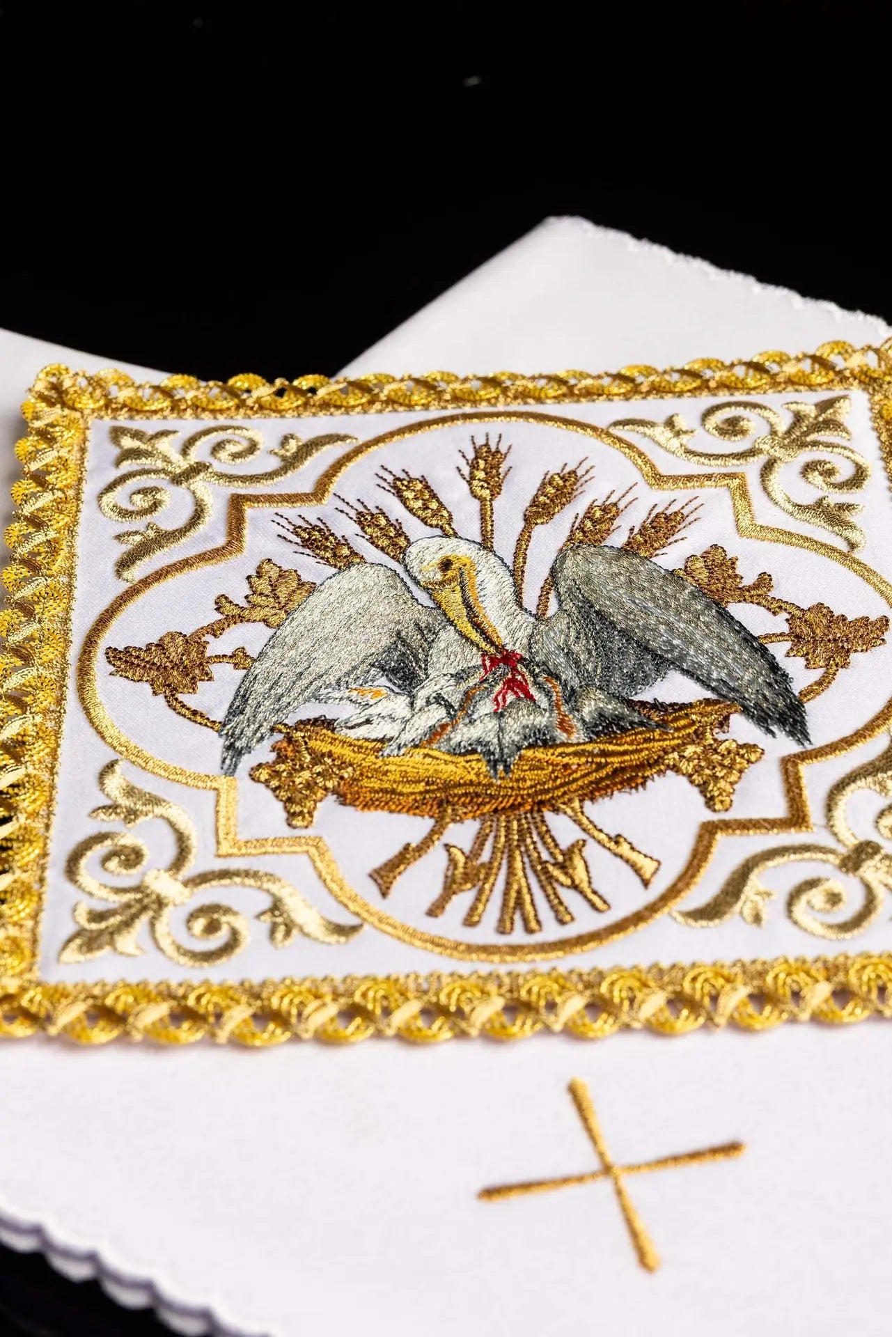 Ensemble de linge de calice avec broderie de pélican eucharistique