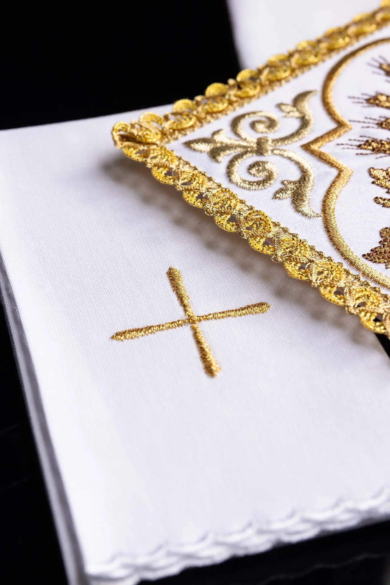 Ensemble de linge de calice avec broderie de pélican eucharistique