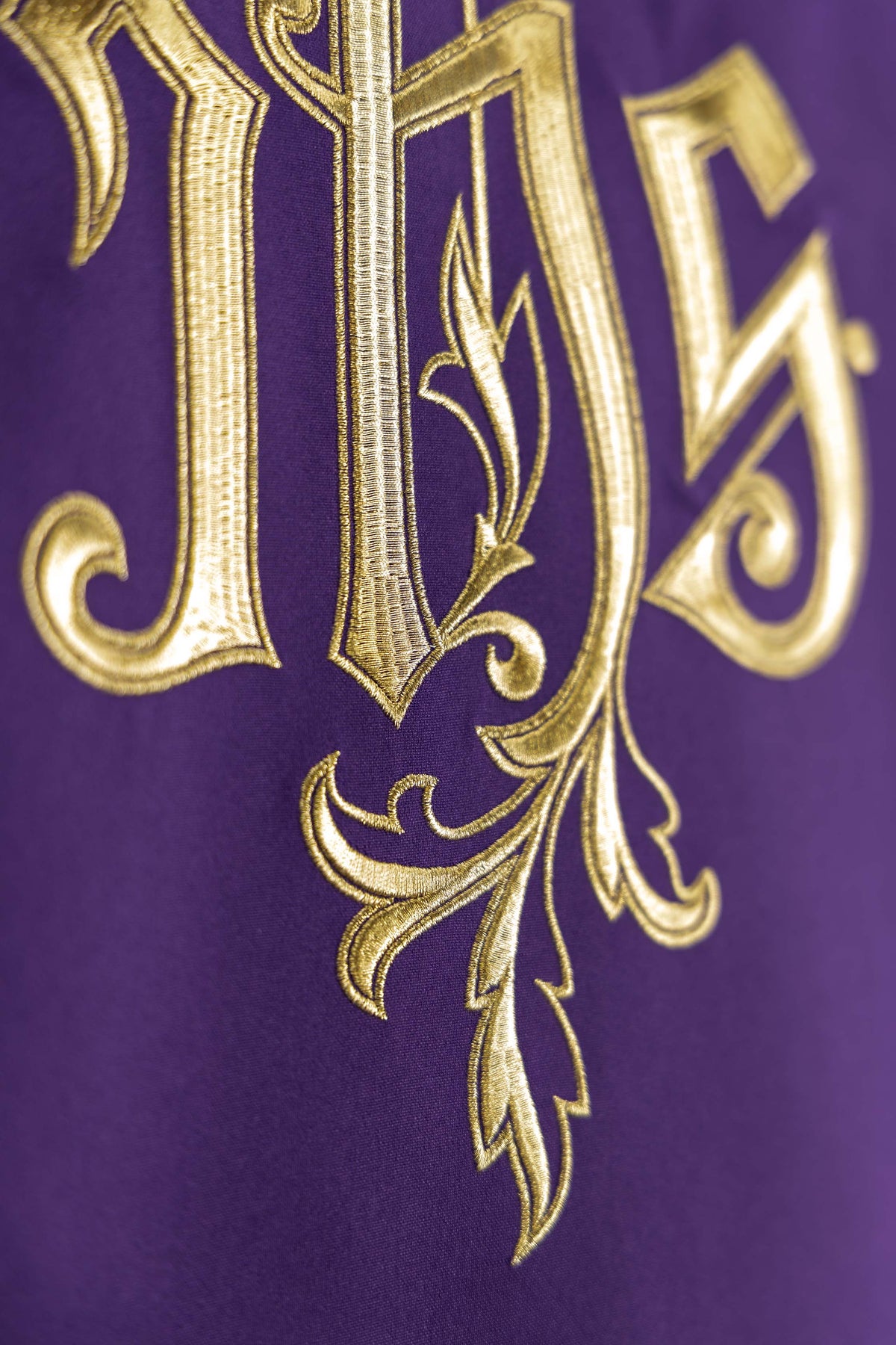 Antependium violet avec broderie IHS