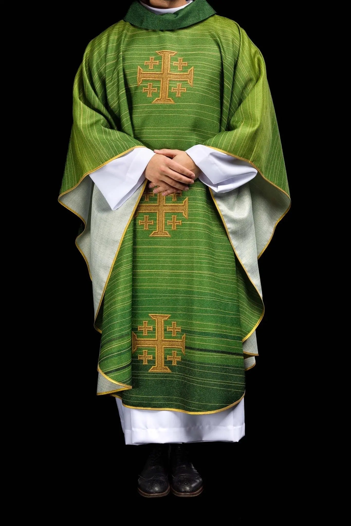 Chasuble verte imprimée avec la Croix de Jérusalem
