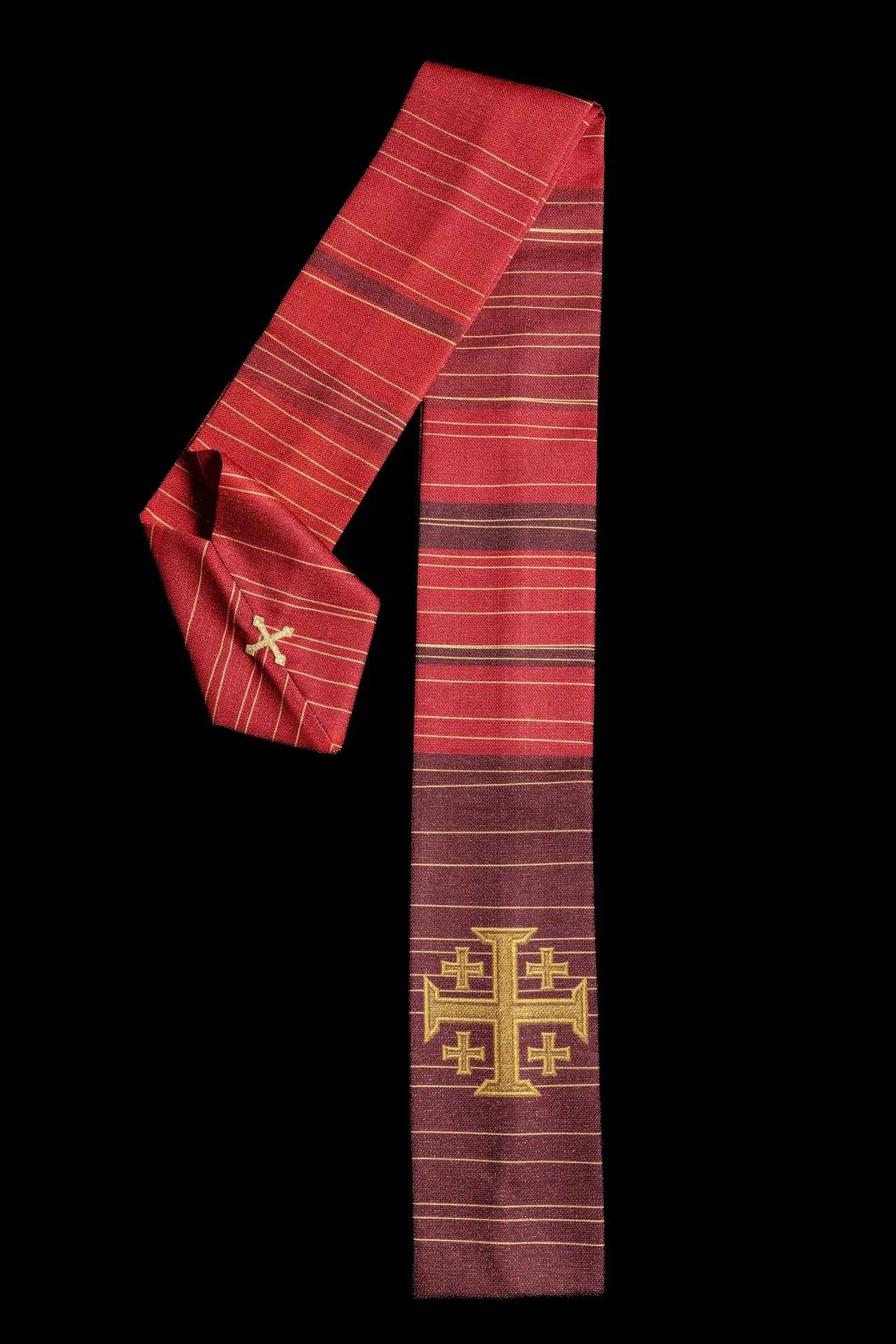 Chasuble imprimée avec croix de Jérusalem rouge