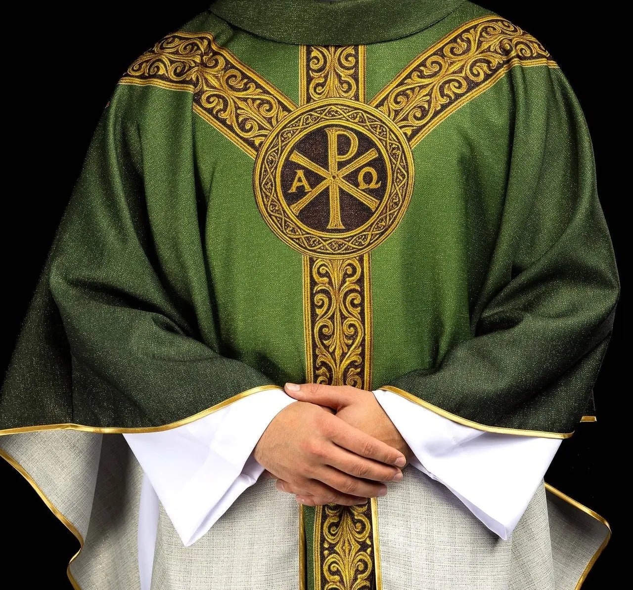 Chasuble verte imprimée « Pax » avec riche décoration dorée