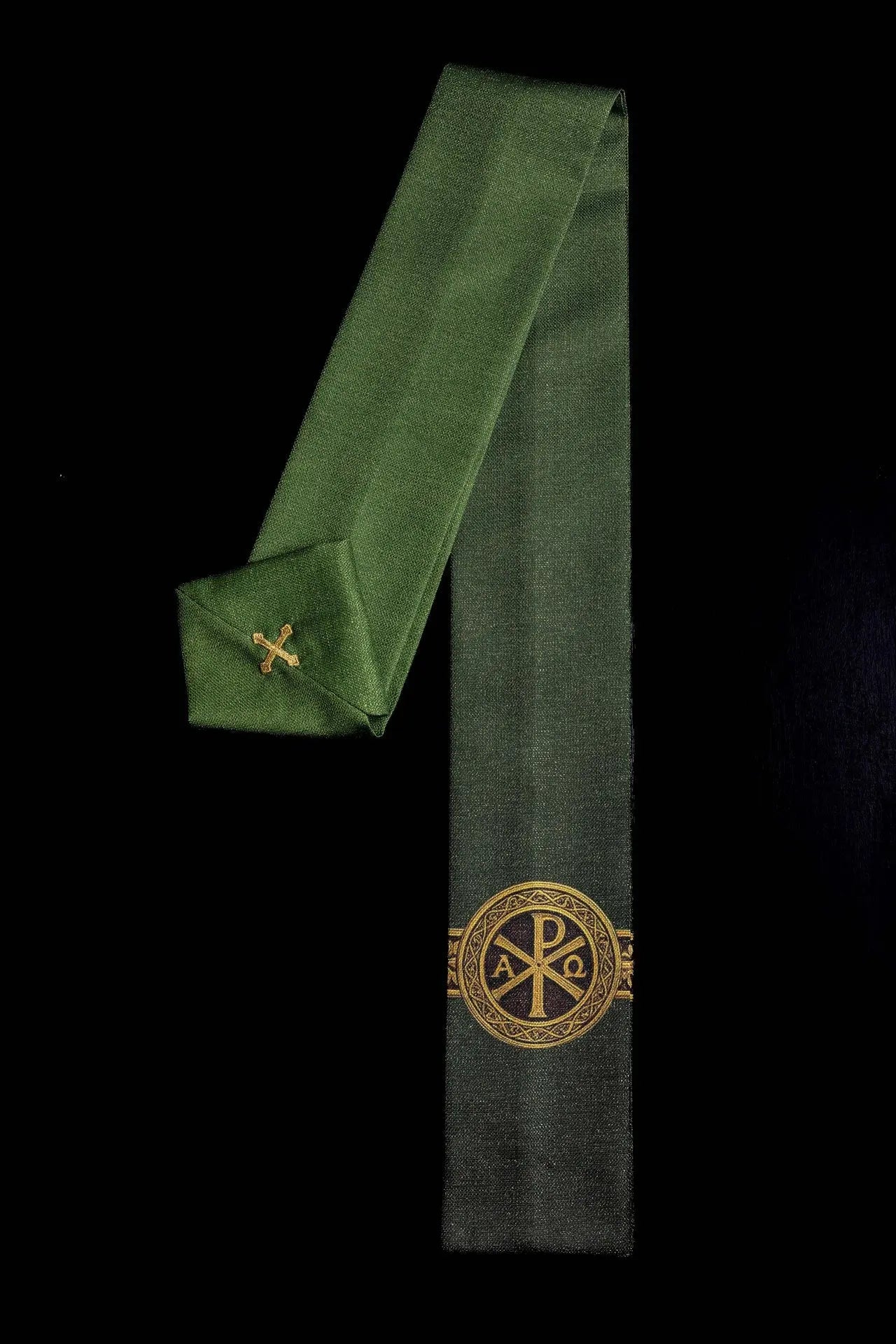 Chasuble verte imprimée « Pax » avec riche décoration dorée