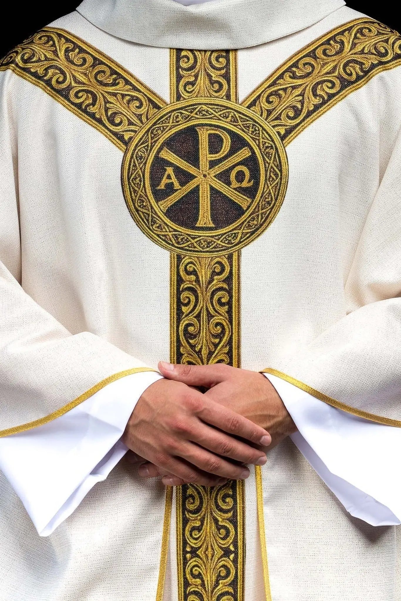 Chasuble écrue imprimée « Pax » avec riche décoration dorée