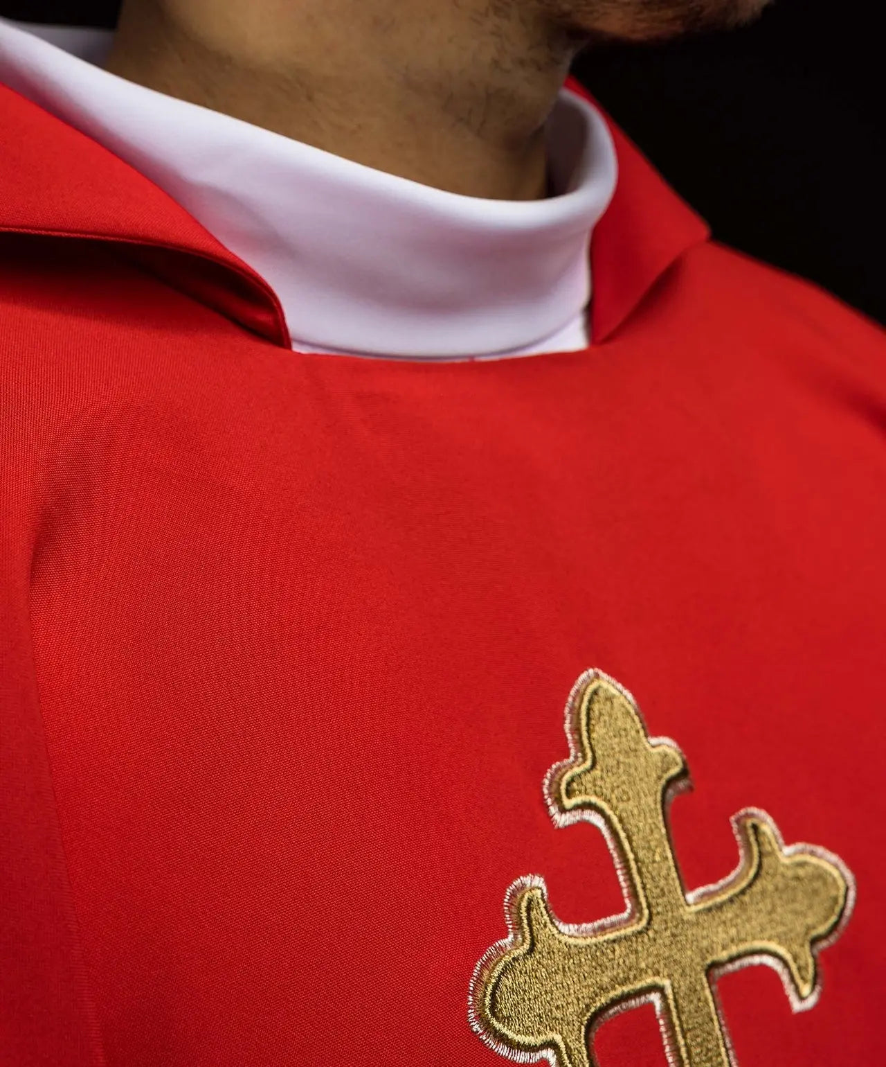Embroidered chasuble with a cross symbol and wide collar red