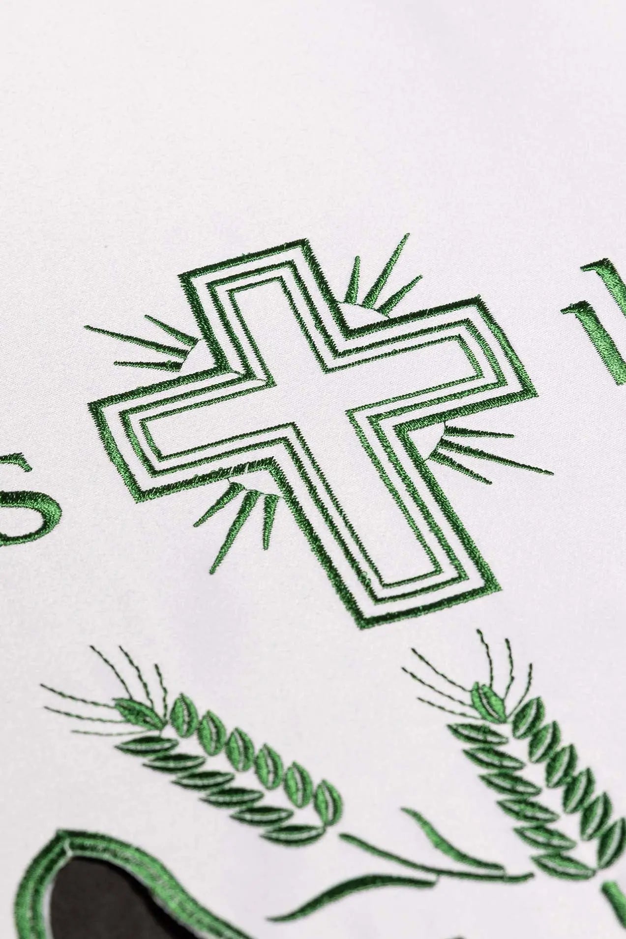 Nappe d'autel avec croix IHS et broderie de blé – Bordure verte