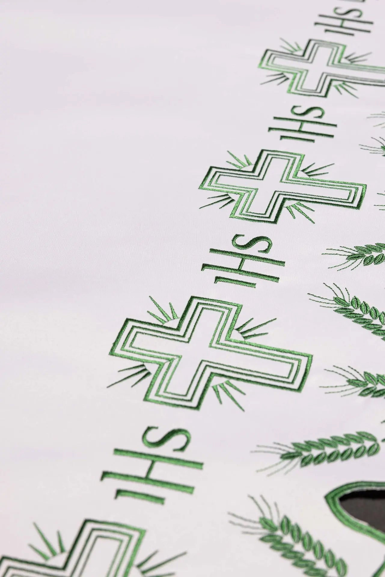 Nappe d'autel avec croix IHS et broderie de blé – Bordure verte