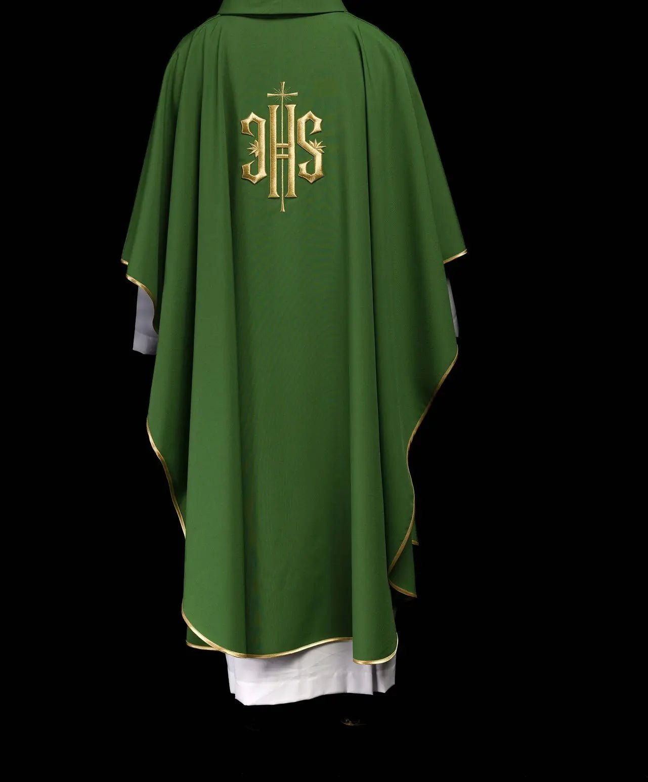 Chasuble verte brodée avec motif IHS doré
