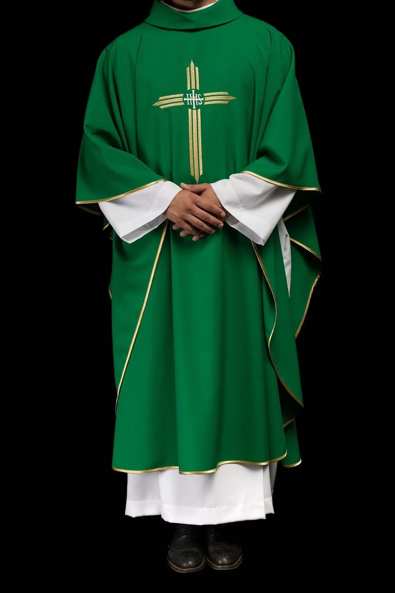 Chasuble verte brodée avec croix IHS