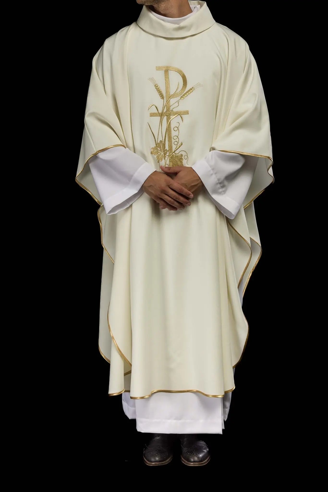Chasuble brodée en écru
