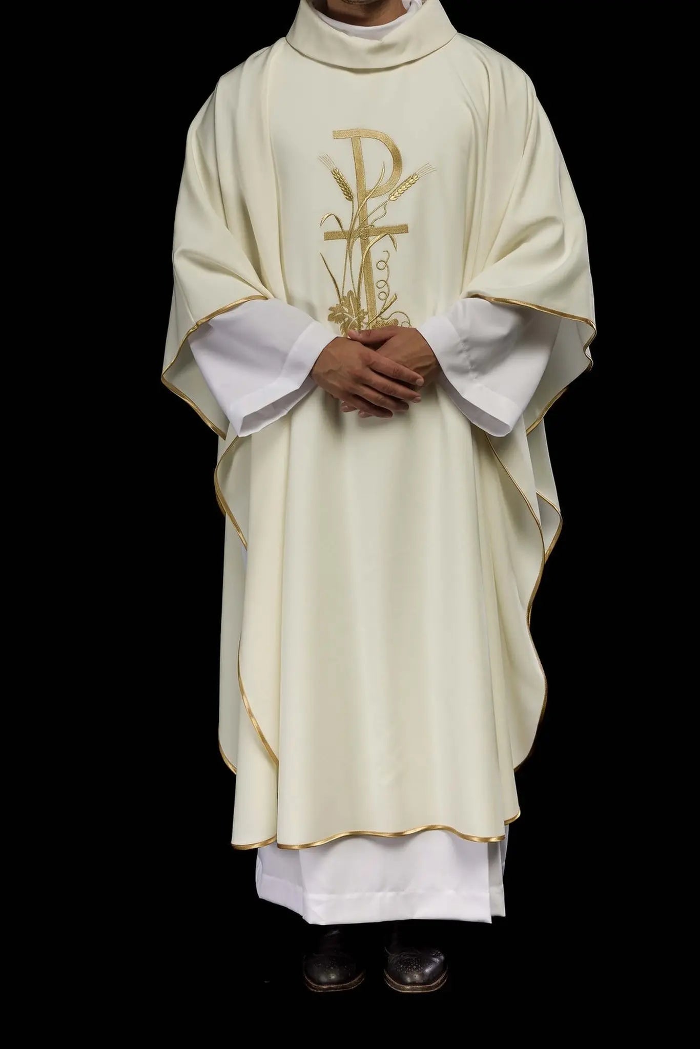 Chasuble brodée en écru