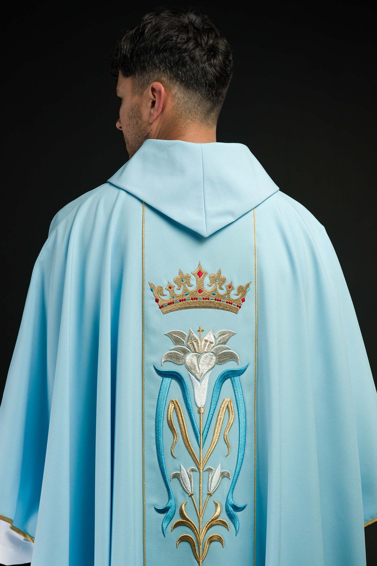 Ornat liturgiczny Maryjny haftowany z koroną Niebieski - ORNATY.PL