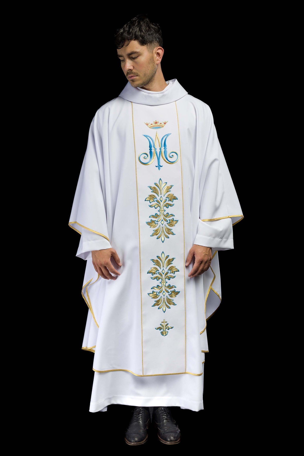 Ornat haftowany z motywem Maryjnym Biały - ORNATY.PL