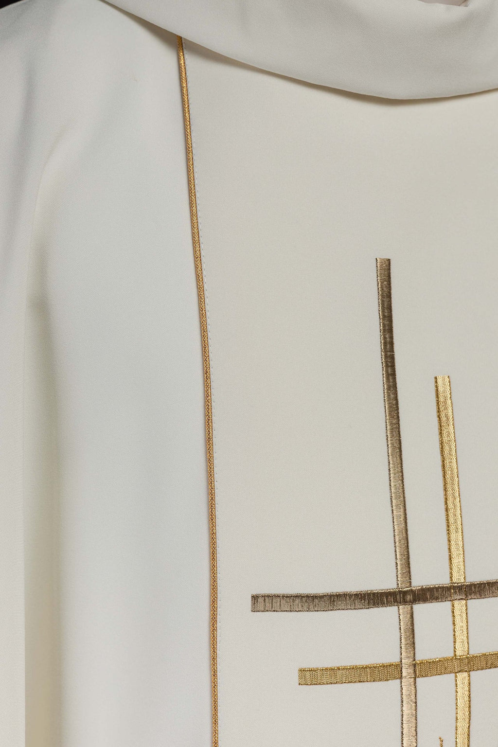 Ornat haftowany motywami krzyża i kłosów ecru - ORNATY.PL