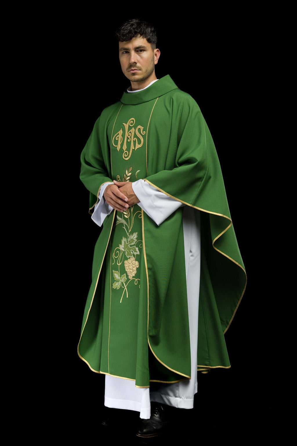 Zielony ornat na pasie z haftem IHS, kłosy i winogrona - ORNATY.PL