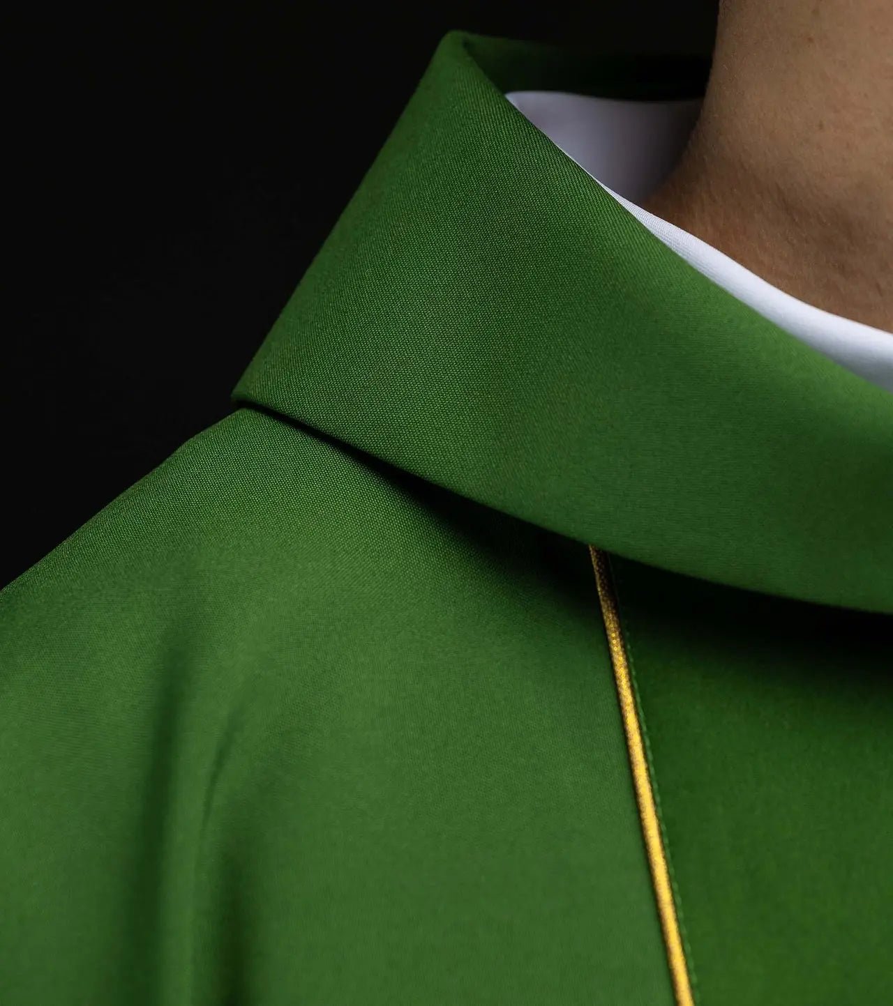 Chasuble verte avec orfreie eucharistique brodée