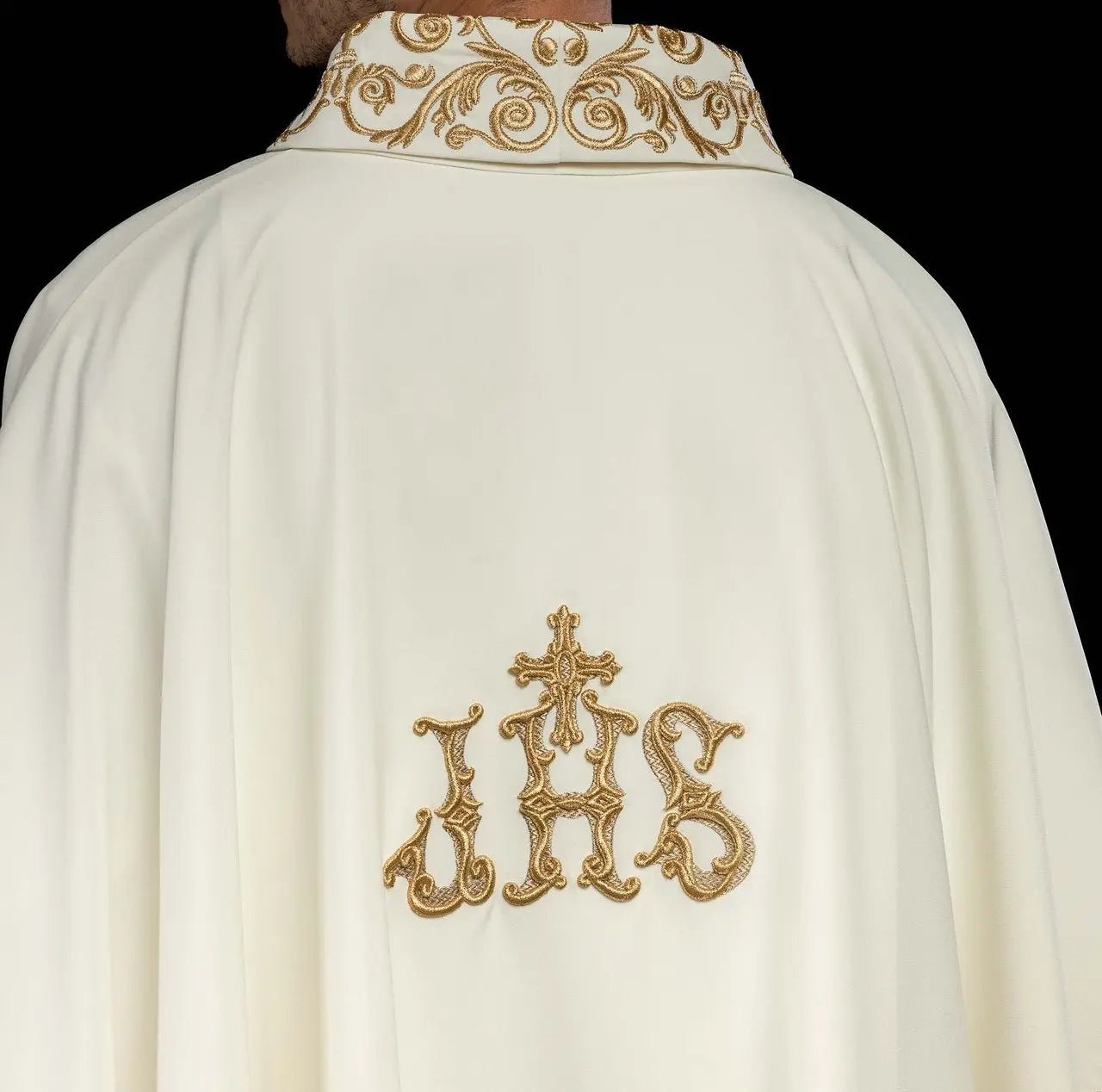 Chasuble avec bordure décorée et motif IHS