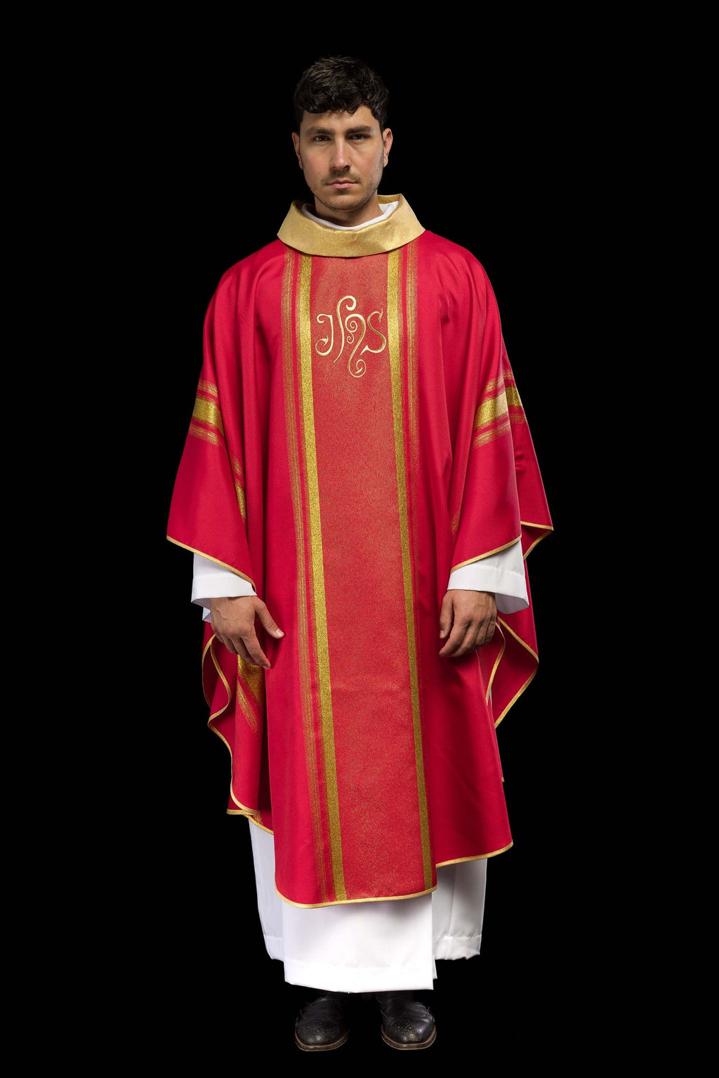 Czerwony ornat haftowany z wzorem IHS ze złoceniami - ORNATY.PL
