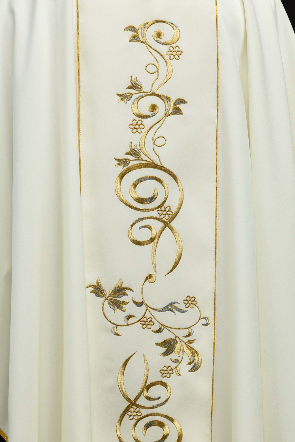 Chasuble écrue avec l'image de Jésus le Bon Pasteur