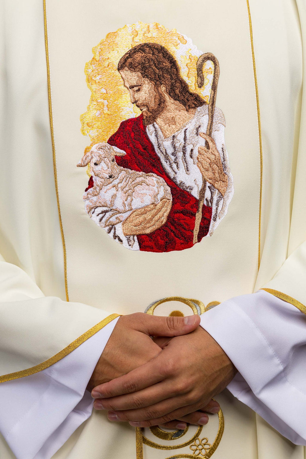 Chasuble écrue avec l'image de Jésus le Bon Pasteur