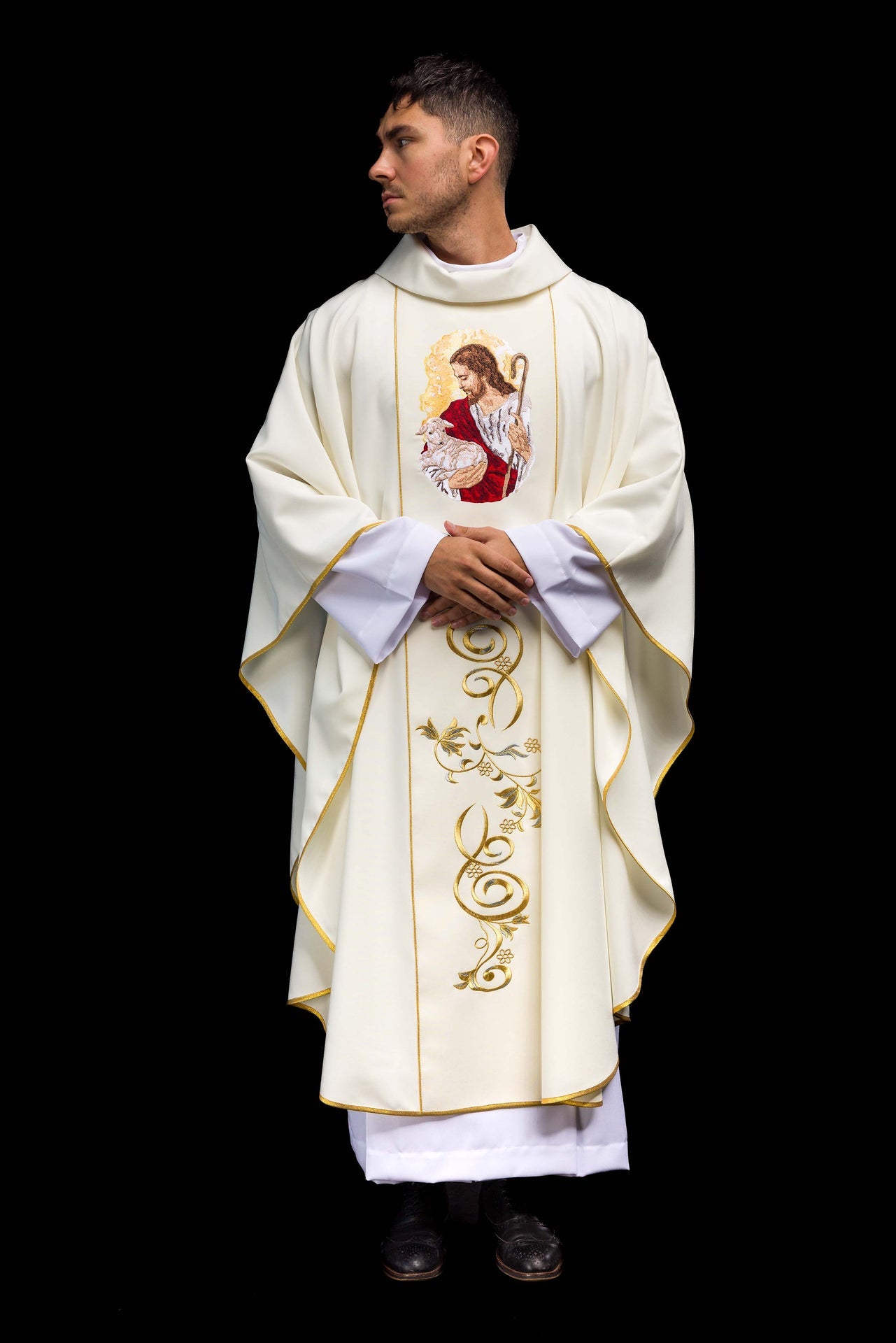 Chasuble écrue avec l'image de Jésus le Bon Pasteur