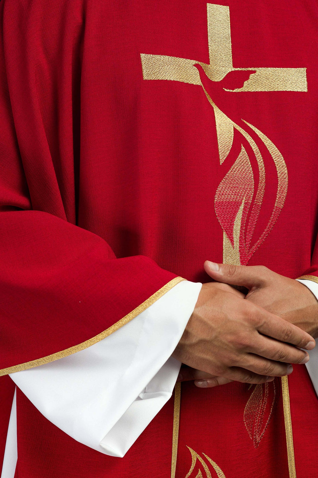 Czerwony ornat z haftem Ducha Świętego - ORNATY.PL