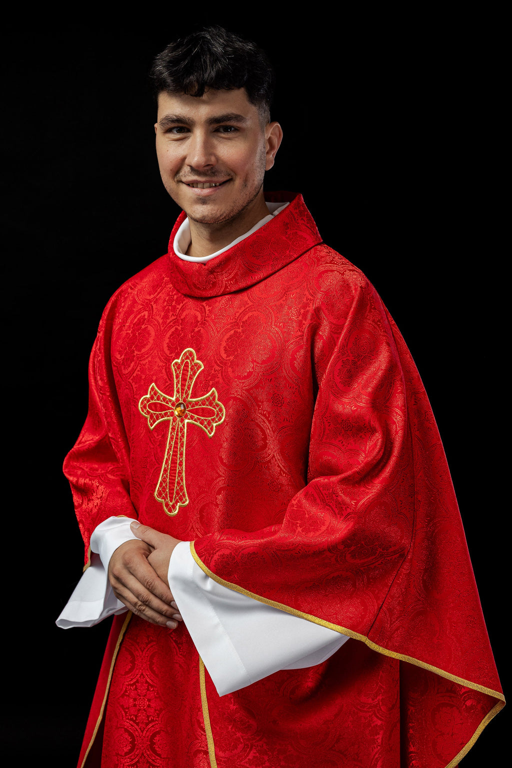 Chasuble brodée avec symbole de la croix Rouge