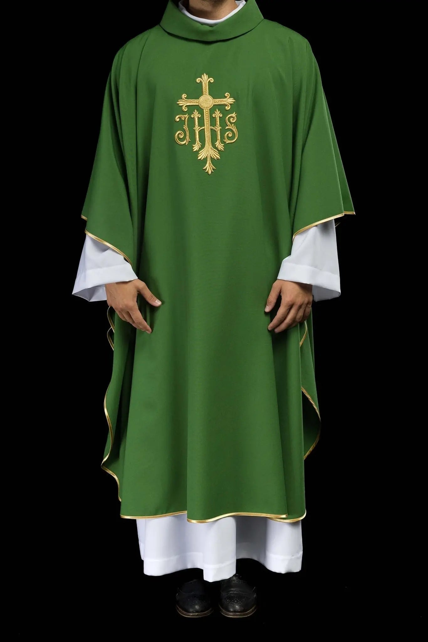 Chasuble verte JHS avec broderie en relief