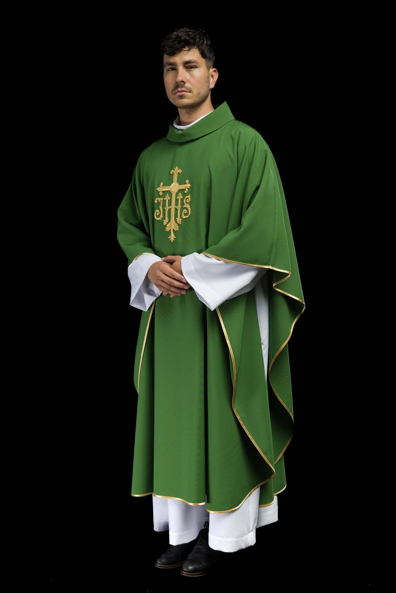 Ornat zielony z wypukłym haftem JHS - ORNATY.PL