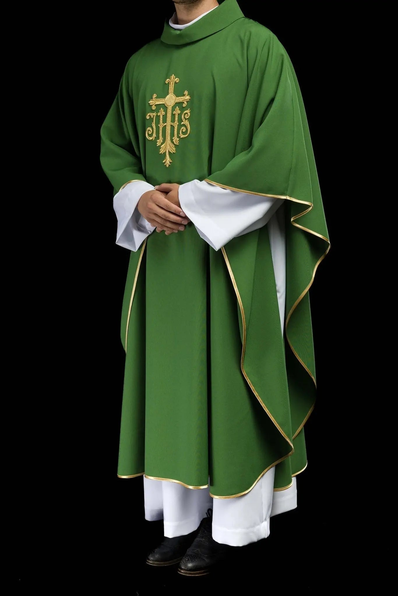 Chasuble verte JHS avec broderie en relief