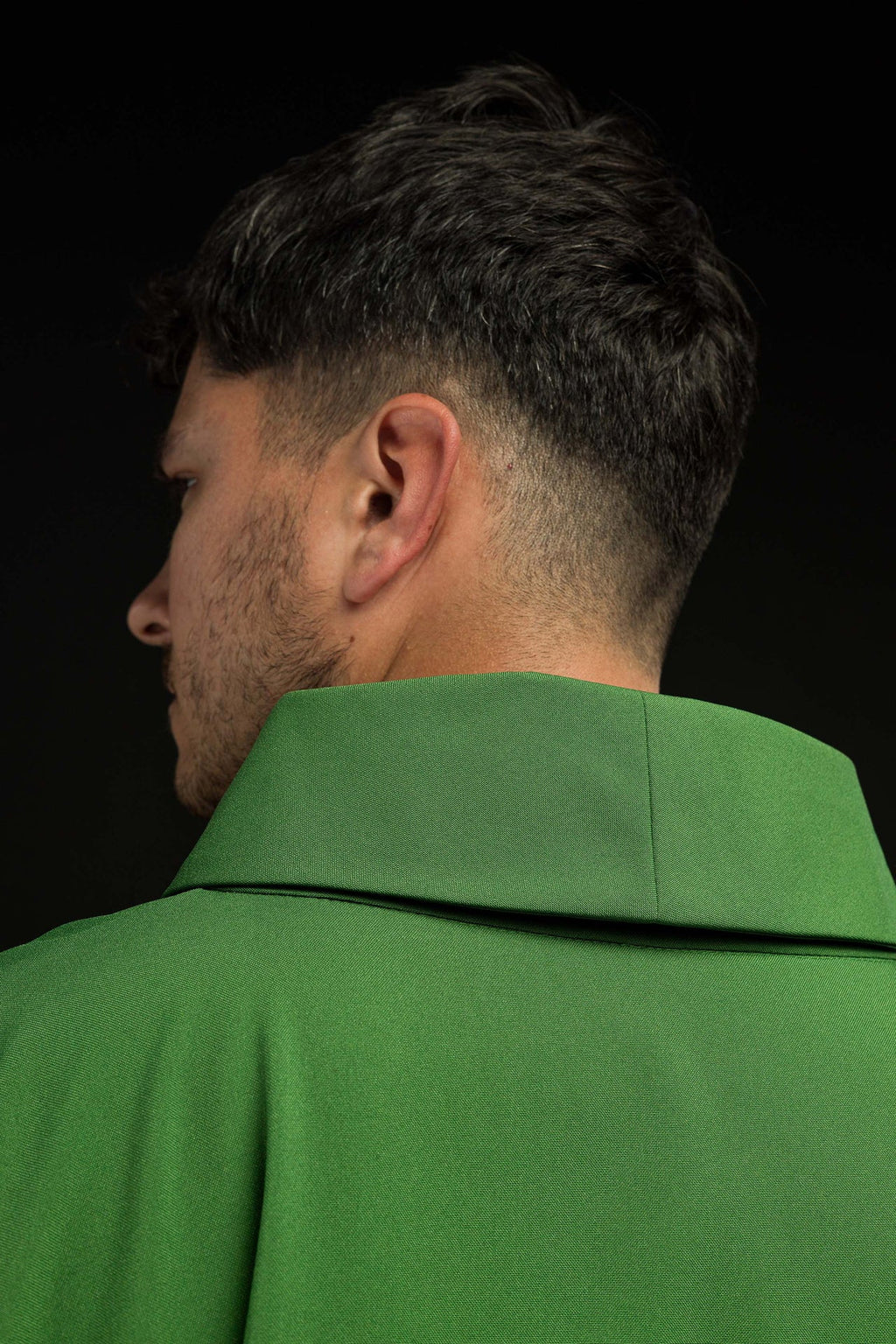 Ornat zielony z wypukłym haftem JHS - ORNATY.PL