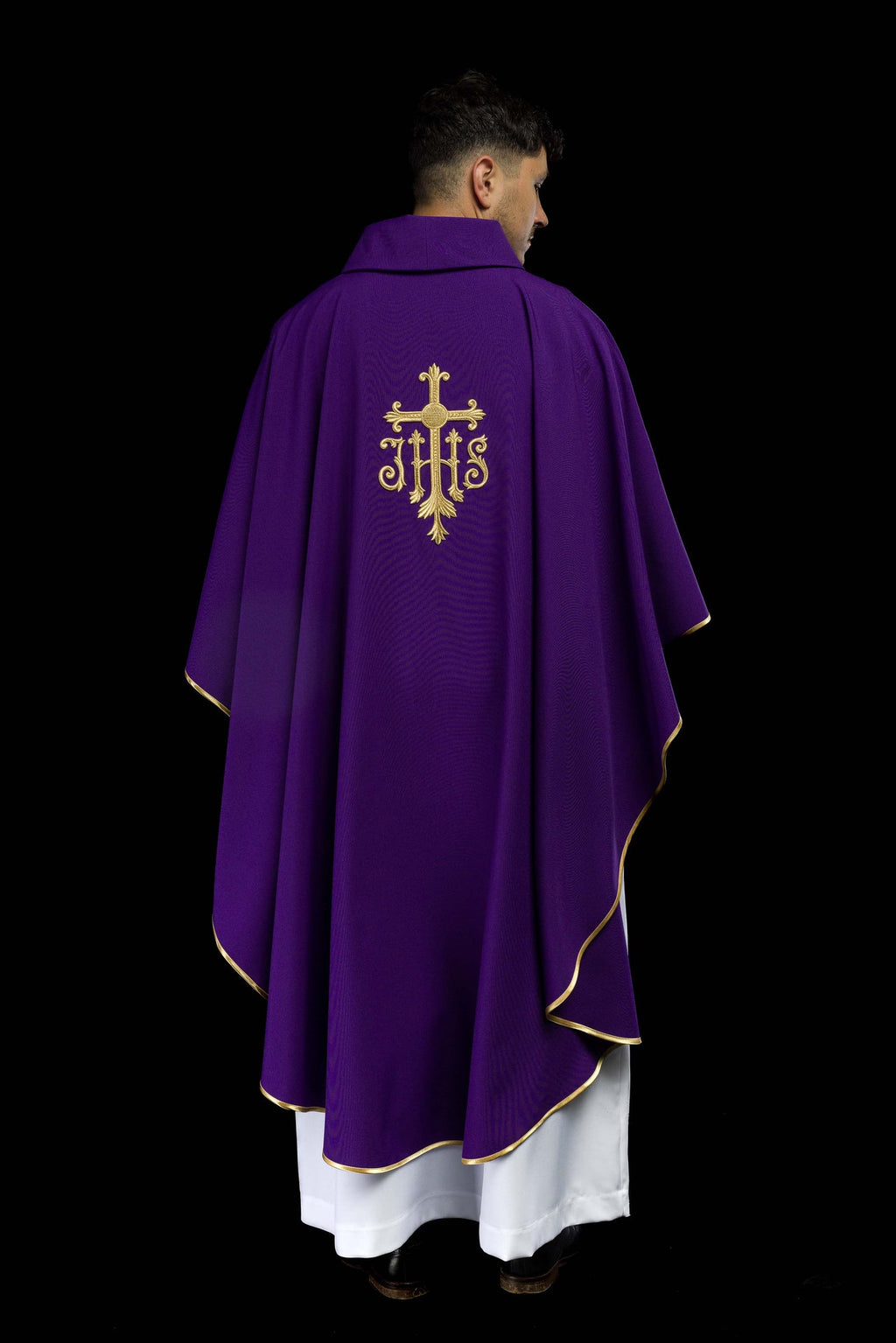 Fioletowy ornat haftowany z krzyżem i ihs - ORNATY.PL