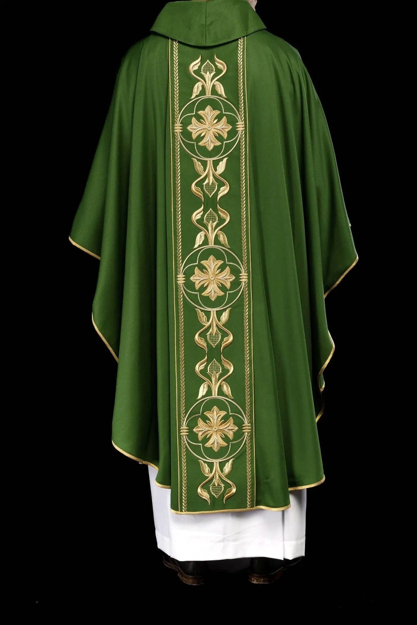 Chasuble brodée verte avec bande décorative