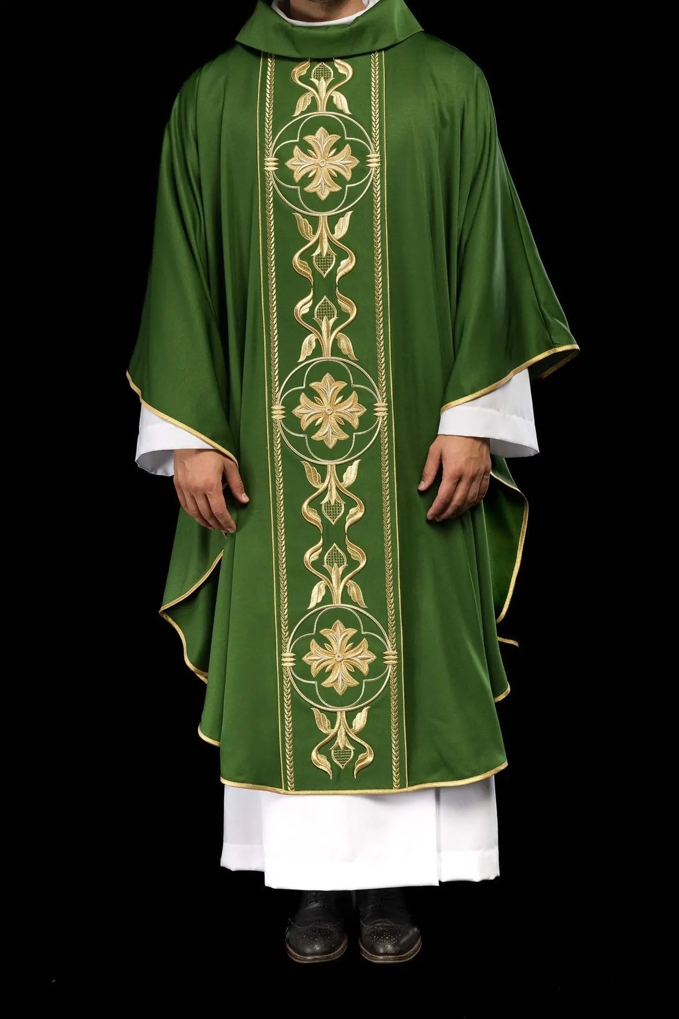 Chasuble brodée verte avec bande décorative