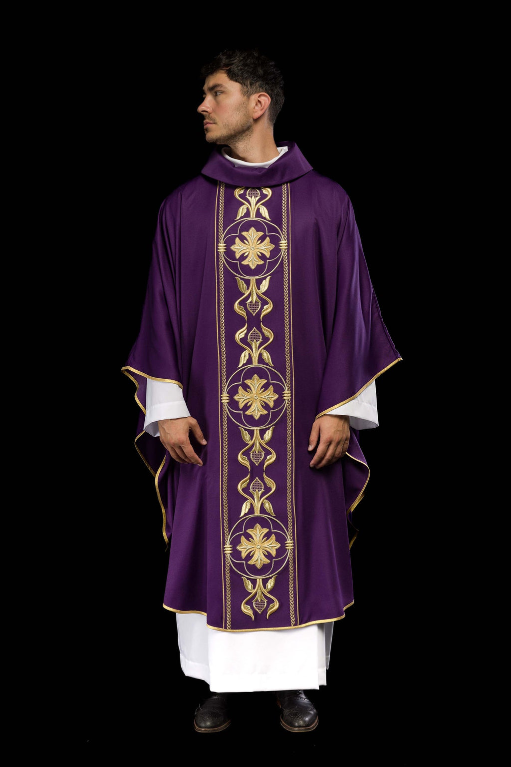 Ornat haftowany fioletowy z Ozdobnym Pasem - ORNATY.PL