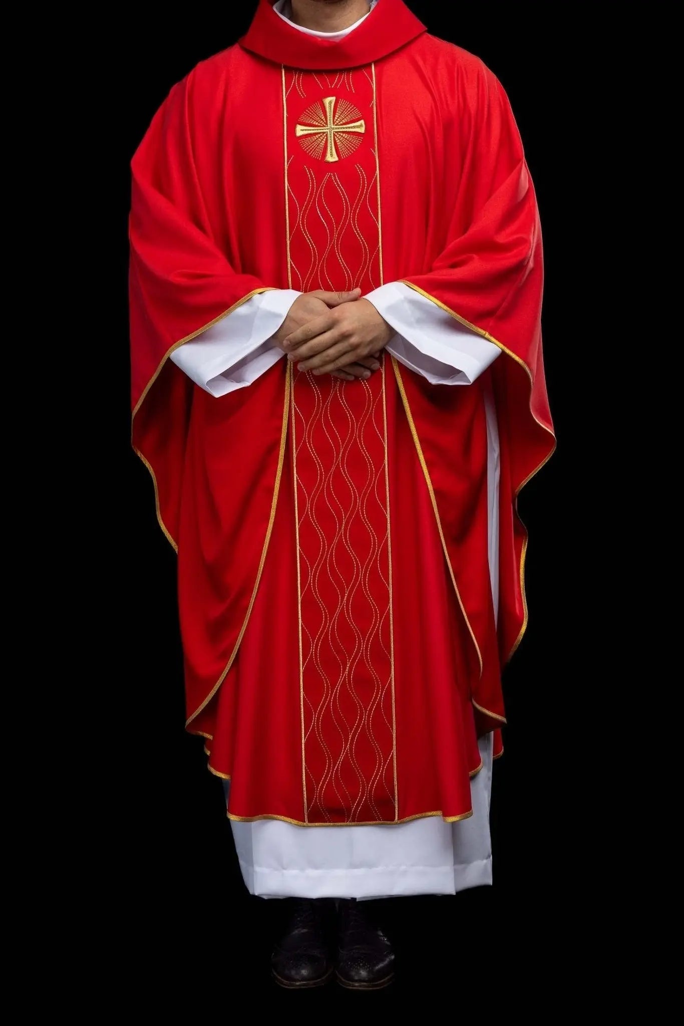 Chasuble rouge brodée avec Croix