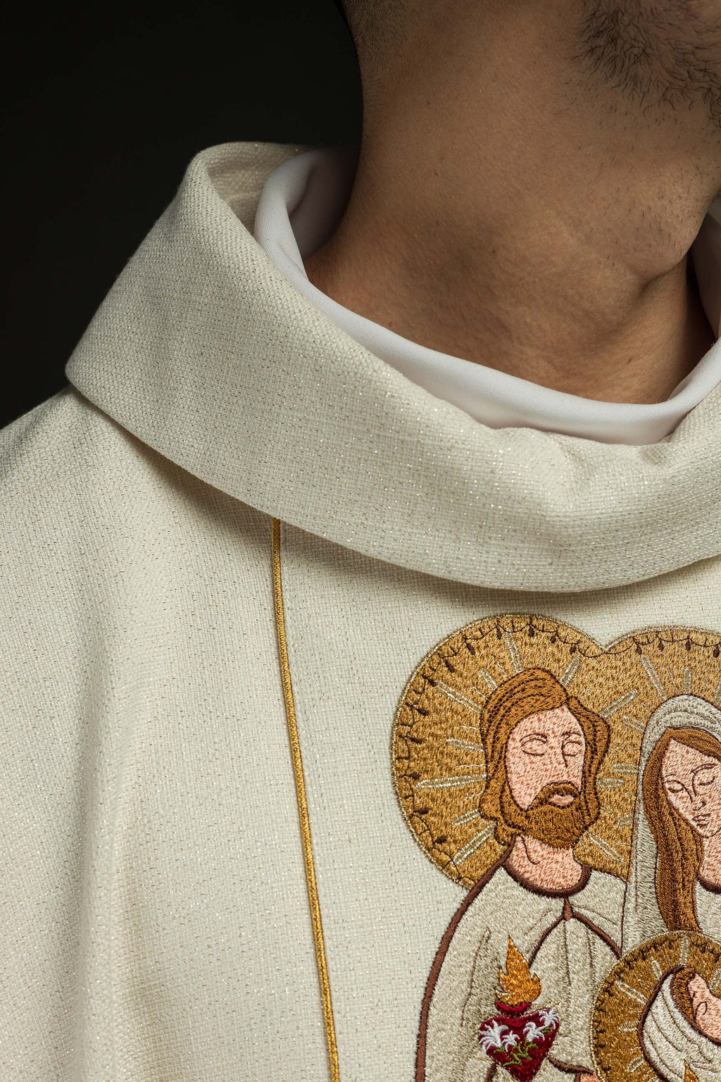 Ornat haftowany na Boże Narodzenie z wizerunkiem Świętej Rodziny - ORNATY.PL