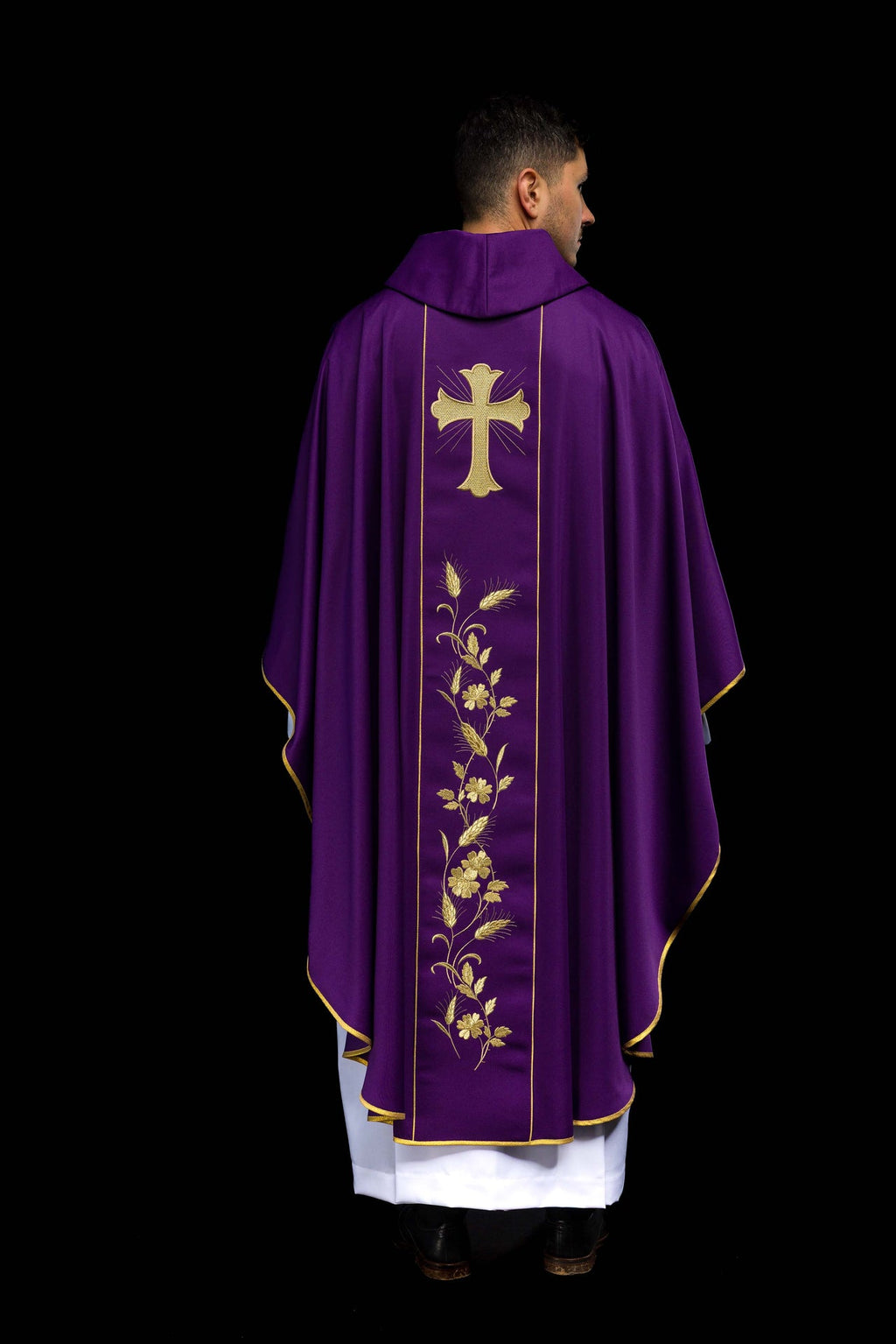 Chasuble Croix et oreilles en violet