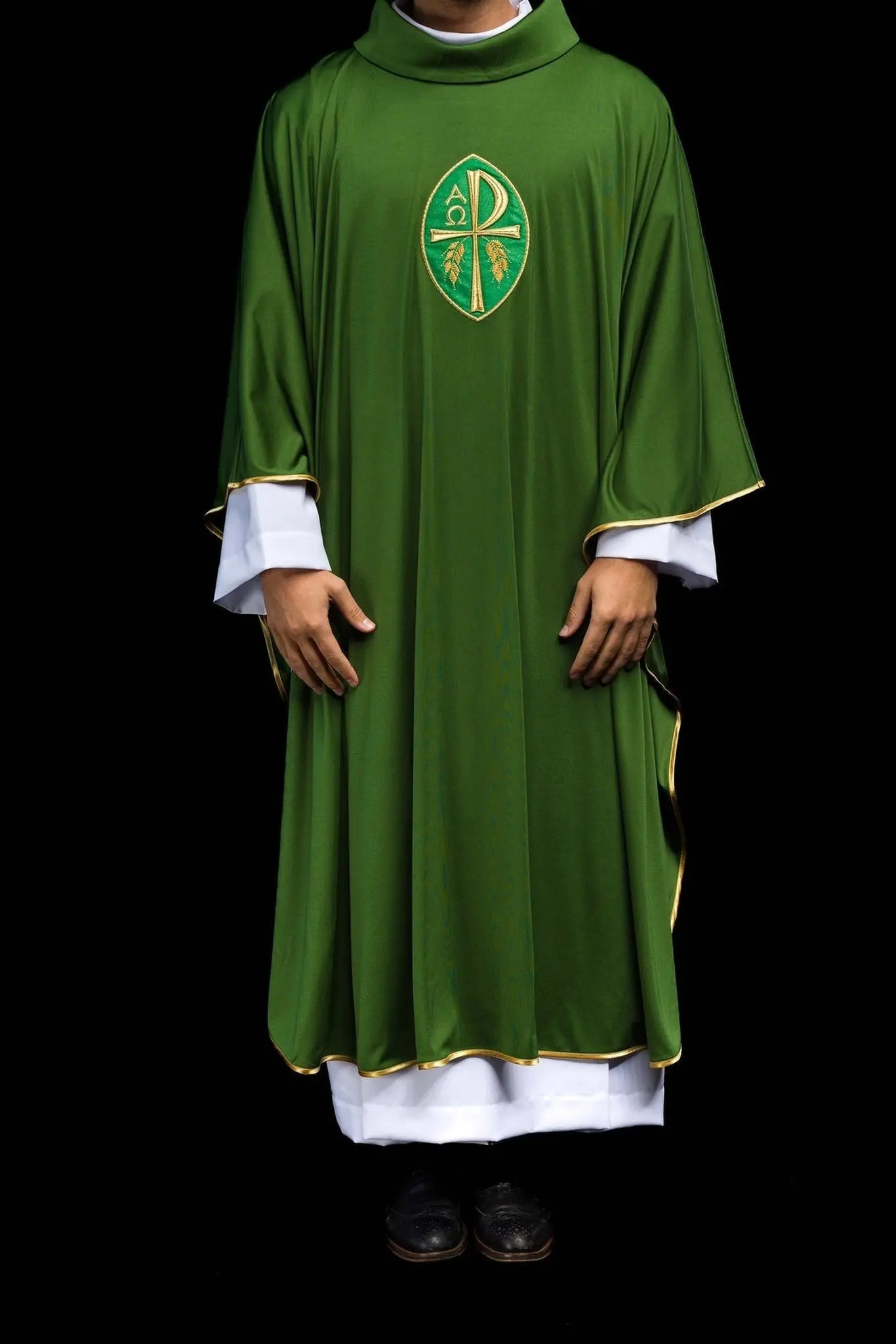 Chasuble croix brodée verte tissu tricoté léger SACROLITE