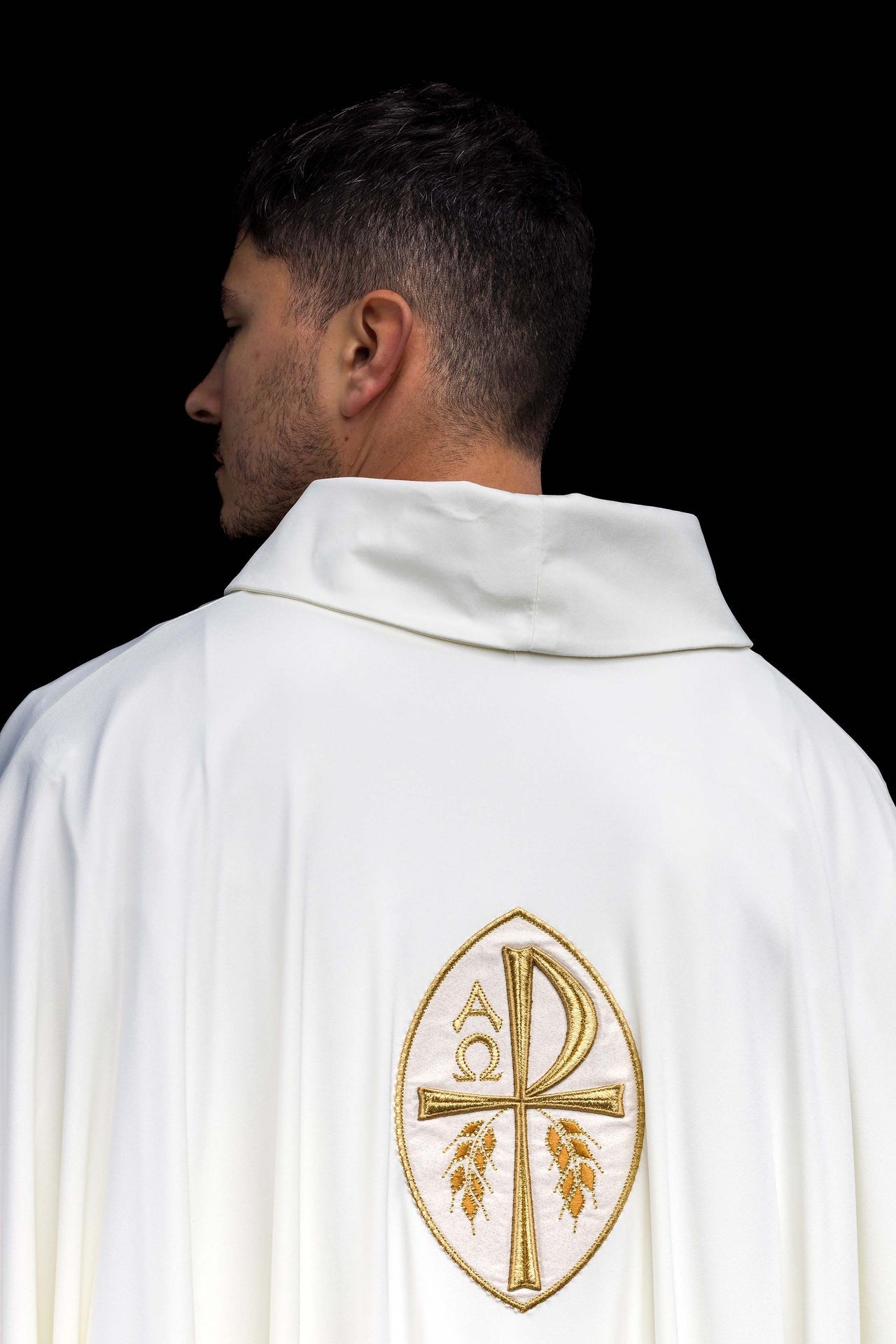 Chasuble brodée Croix écrue légère tricotée SACROLITE