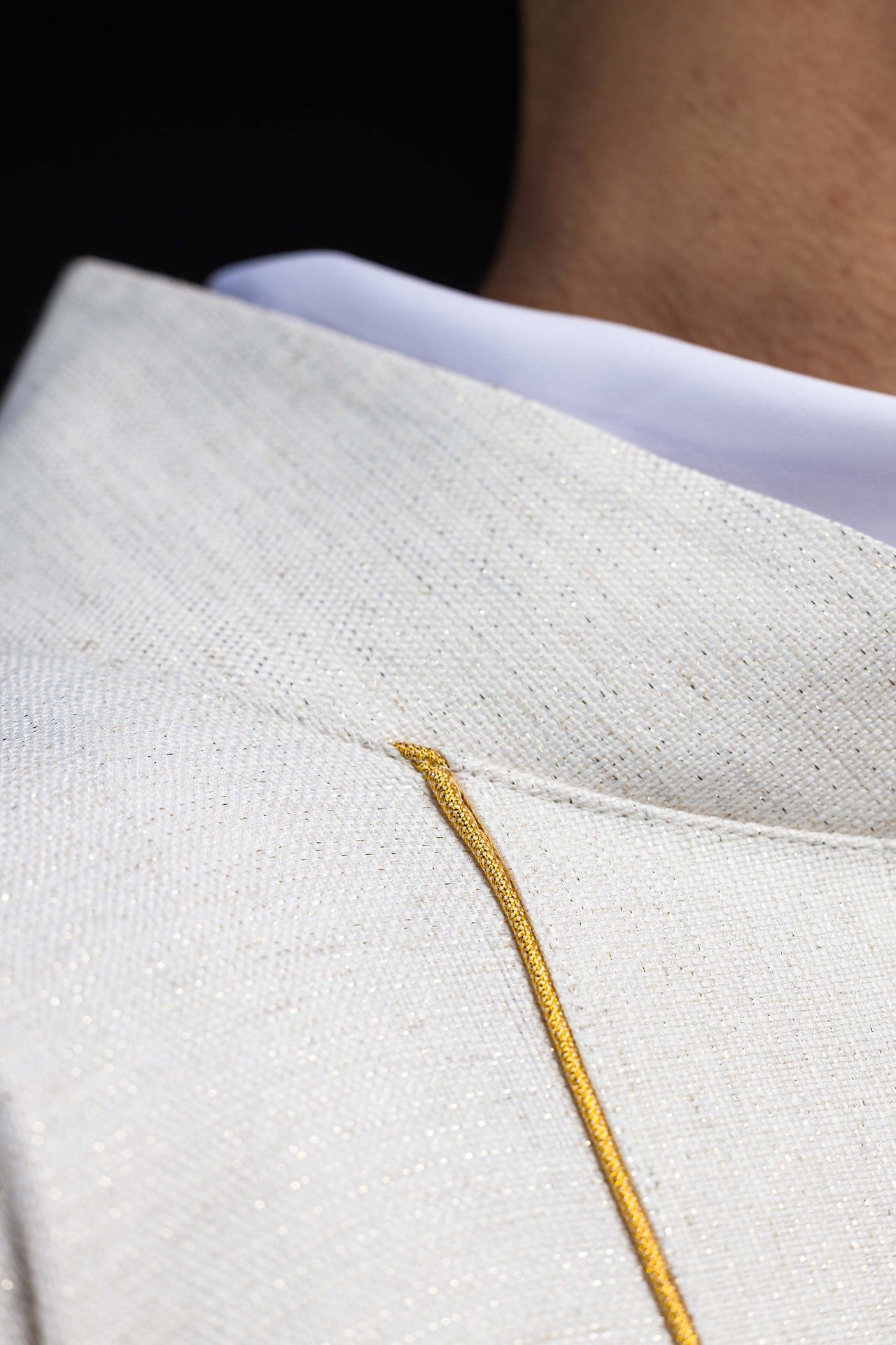 Ornat brodé avec Croix de Jérusalem écru